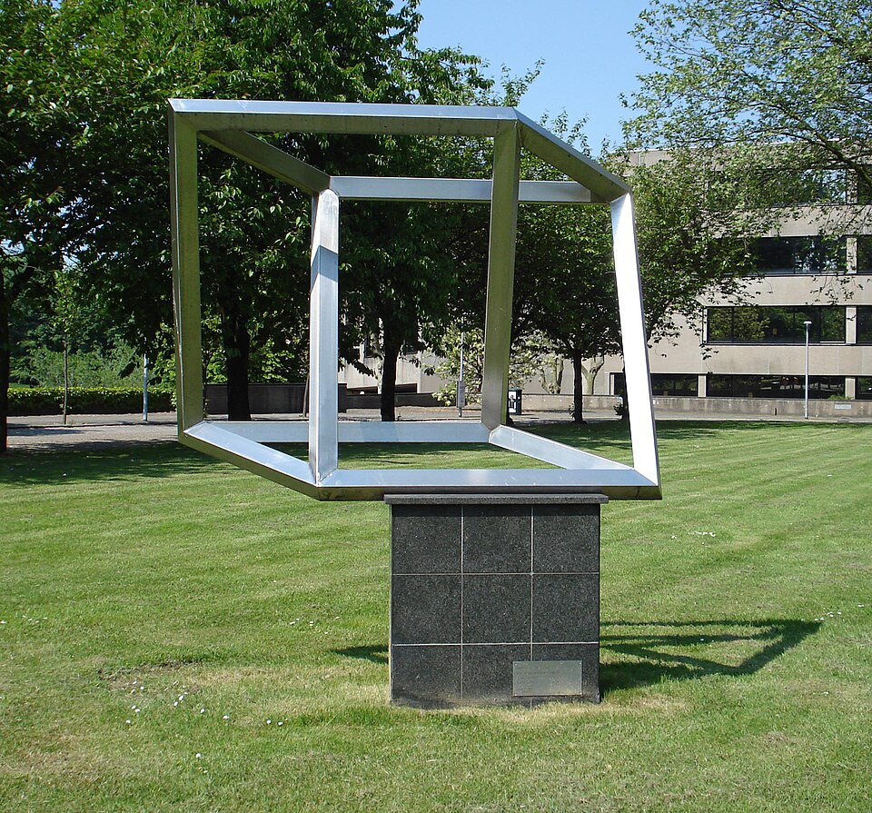 The impossible cuboid — A public sculpture appears to form an impossible cuboid.